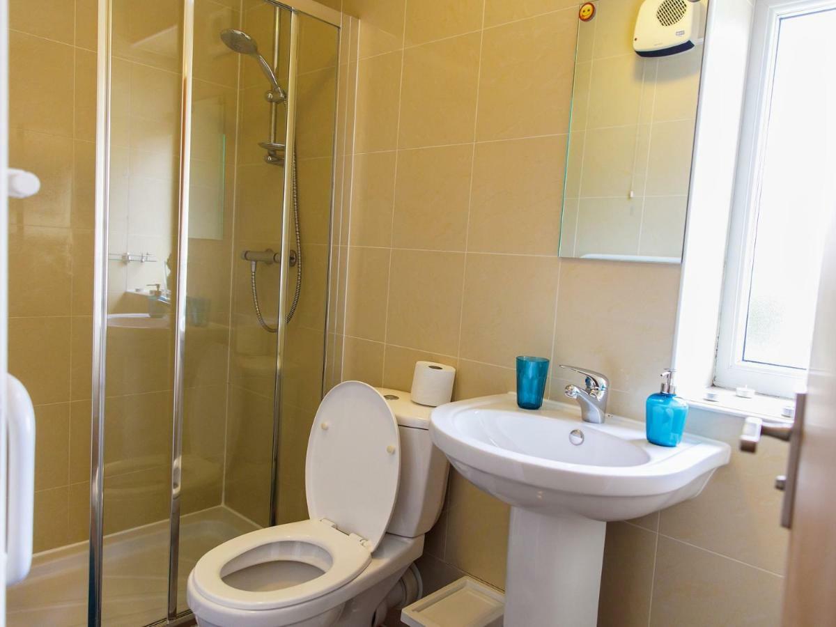 Mandeville Rooms Northolt  Habitación foto